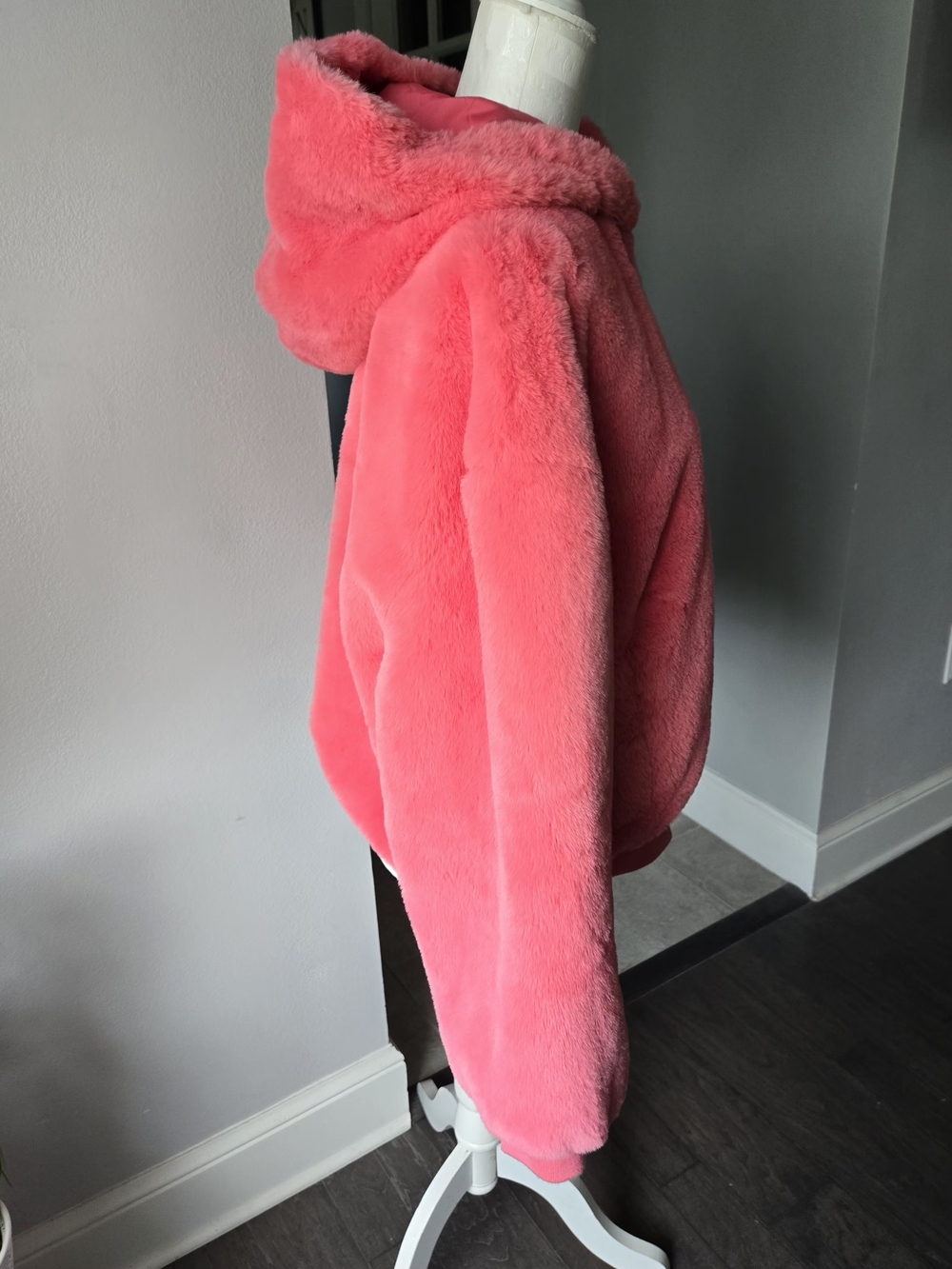 New York & Company Reversible Hooded Faux Fur Bomber Jacket Pink Coral XL - Picture 2 of 9